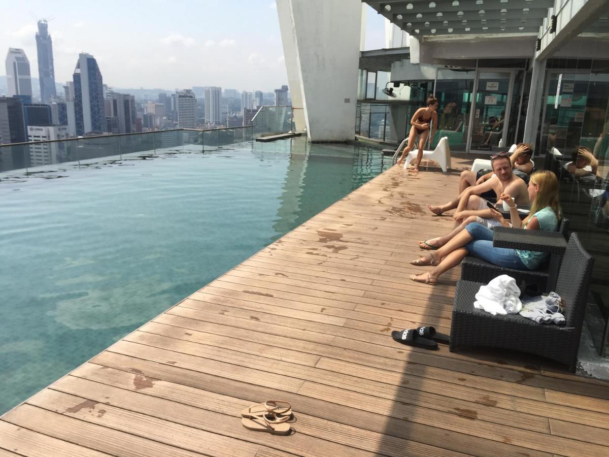 Hostel Regalia Skypool Klcc Kuala Lumpur