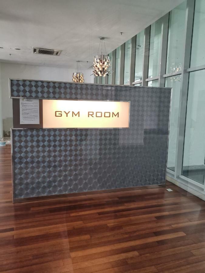 Regalia Skypool Klcc
